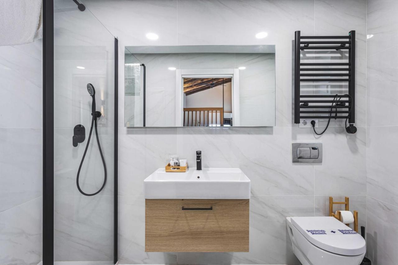Apartamentos Caceres Central Suites מראה חיצוני תמונה