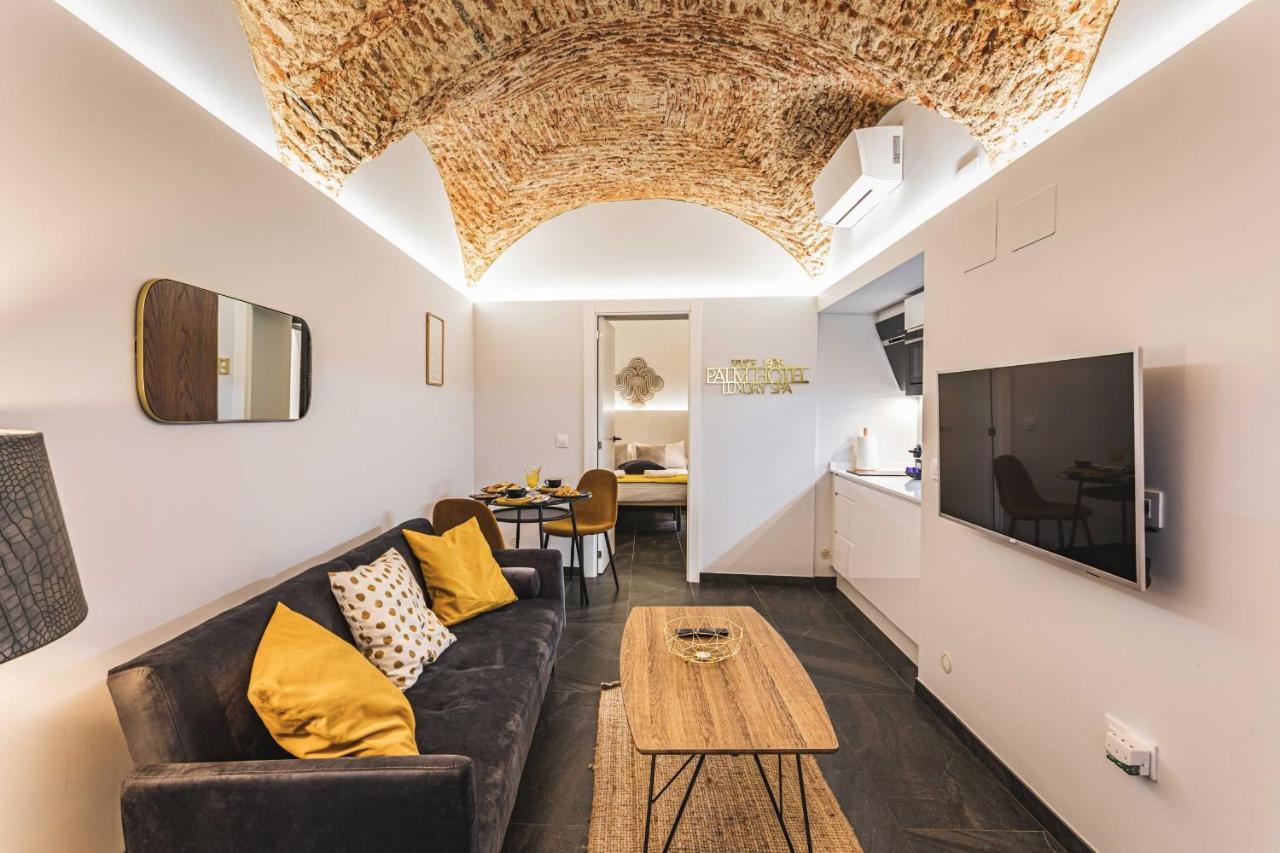Apartamentos Caceres Central Suites מראה חיצוני תמונה