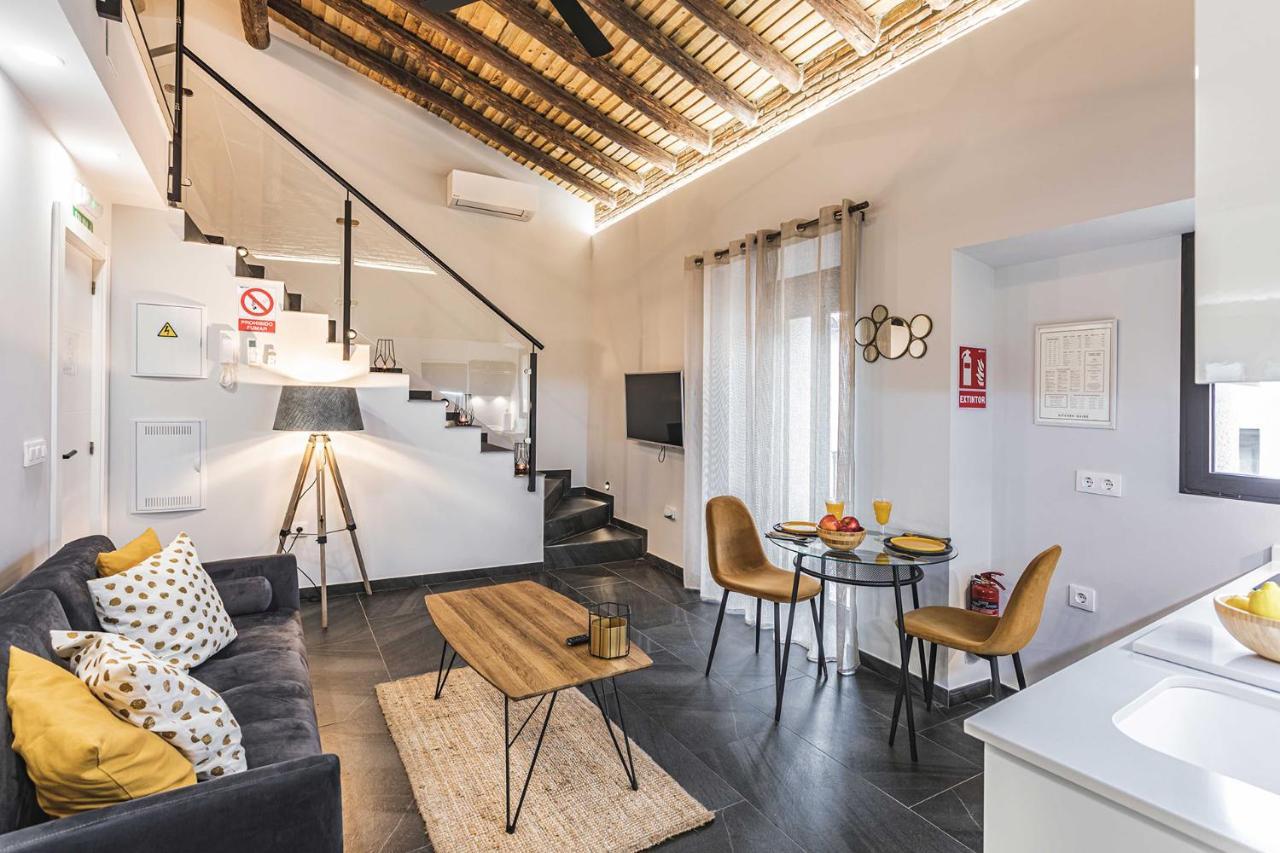 Apartamentos Caceres Central Suites מראה חיצוני תמונה