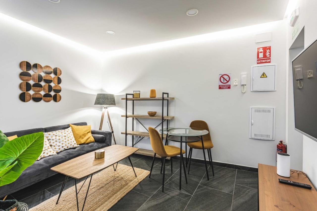 Apartamentos Caceres Central Suites מראה חיצוני תמונה