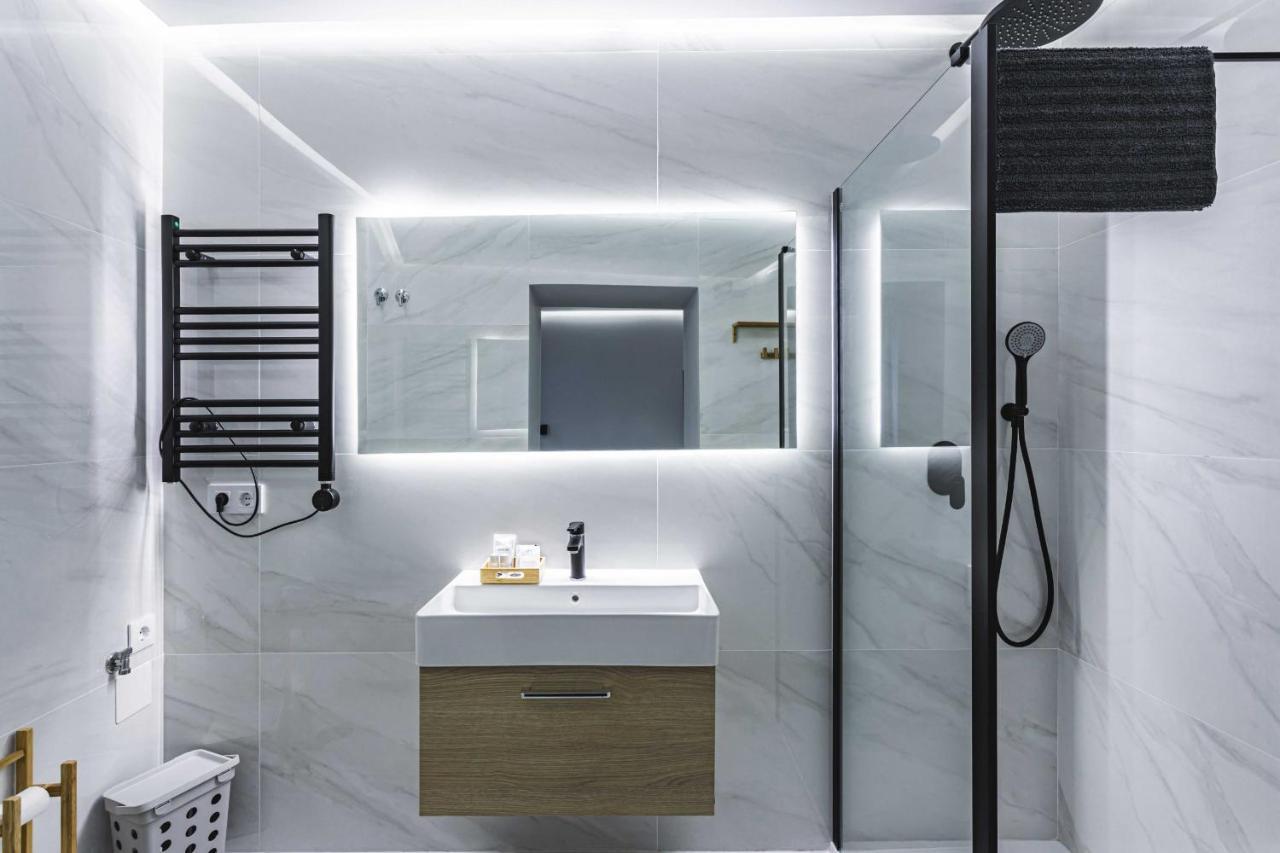 Apartamentos Caceres Central Suites מראה חיצוני תמונה